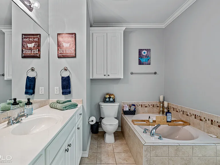 8915 Glenmora Dr — Photo 19