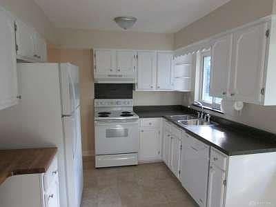 3rd image of 800 Orchard Dr