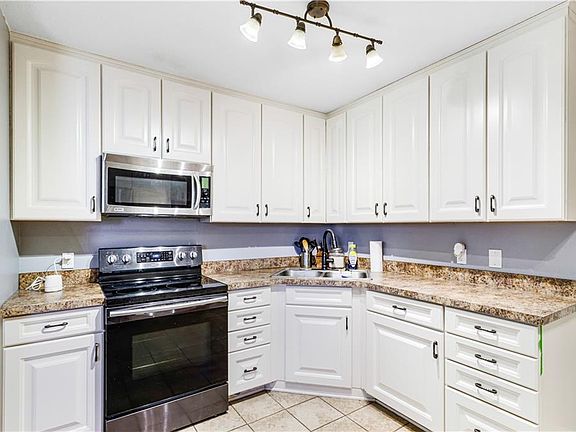 2nd image of 82 Packenham Ave