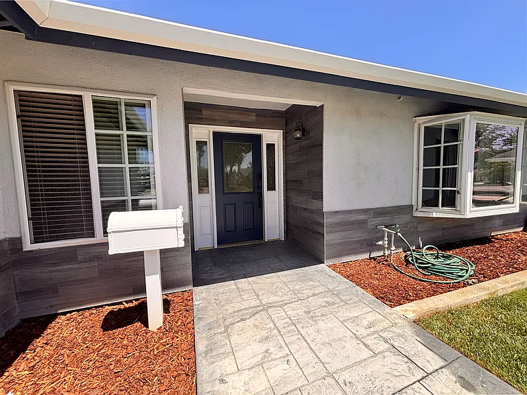 16542 Fountain Ln — Photo 3