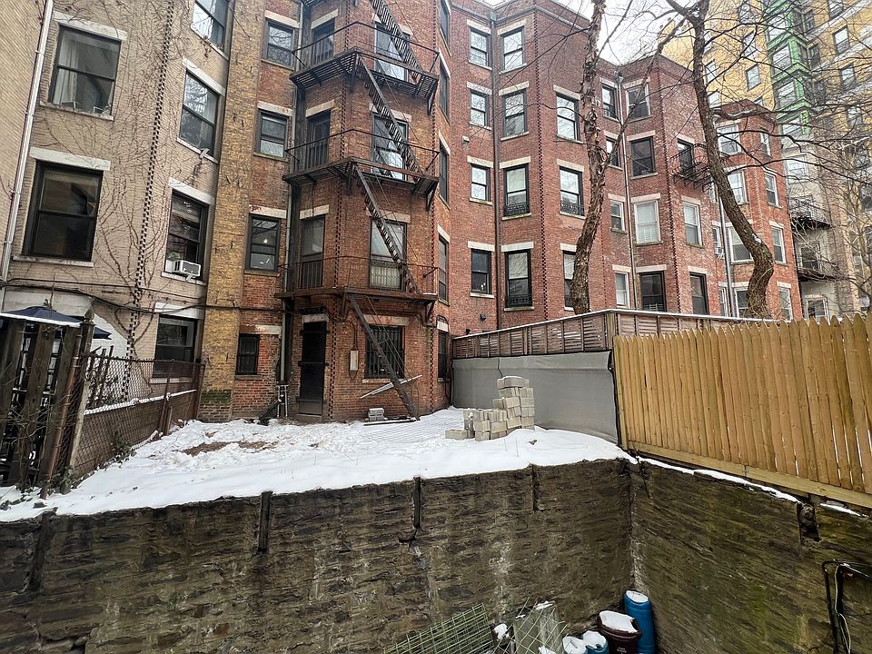 1st image of 304 W 92nd St #1W