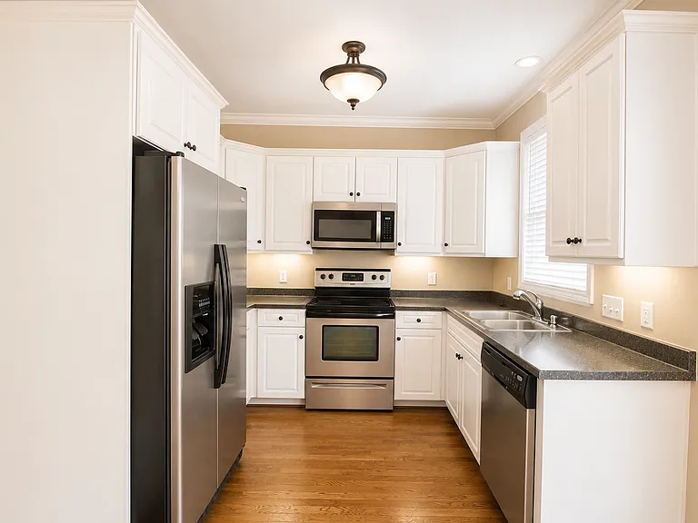 112 Saint James Pl — Photo 9