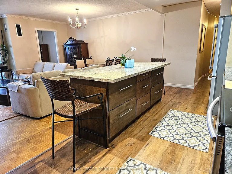 1535 Lakeshore Rd E #1704 — Photo 7