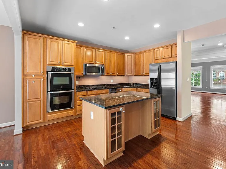 1627 Whitehall Dr — Photo 10