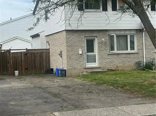 35 Debby Cres, Brantford, ON N3R 7A4