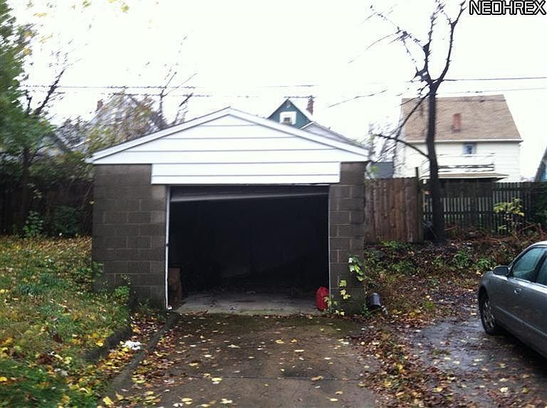 2nd image of 418 N Firestone Blvd