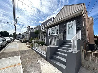 189 Bartholdi Avenue
