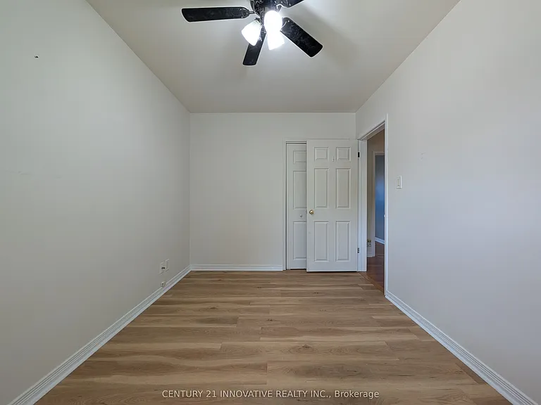 12 Kingsway Ct — Photo 21