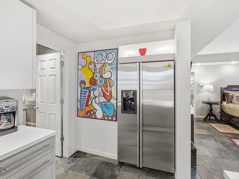 515 Taunton Way #BASEMENT — Photo 8