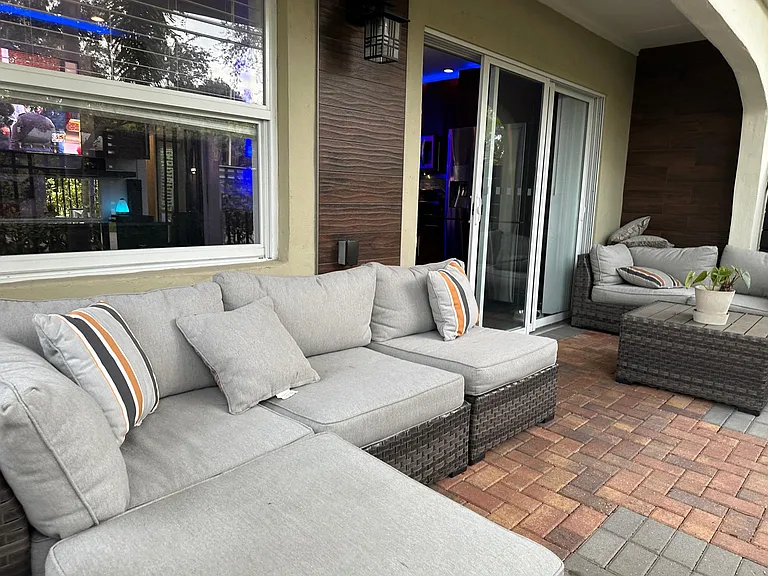 1047 NE 11th Ave #4 — Photo 37