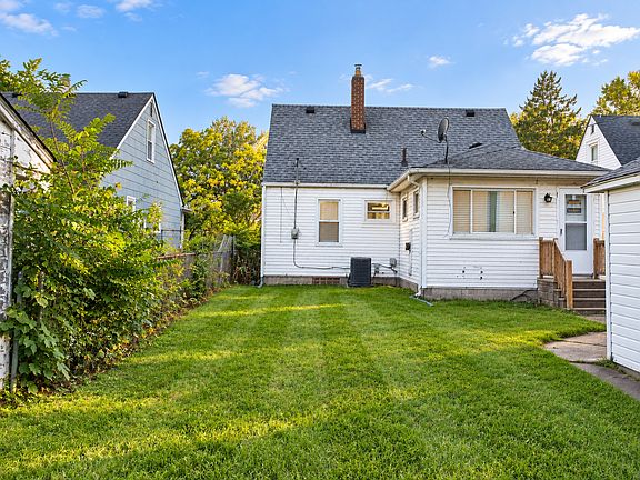 2nd image of 7256 Beaverland