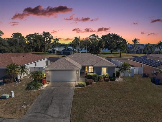 1088 Brenton Manor Dr, Winter Haven, FL 33881