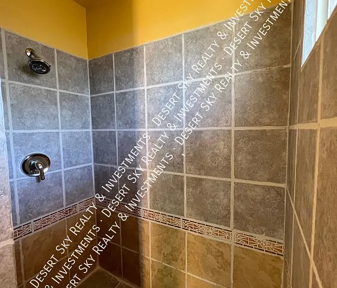 1125 Luna St #B — Photo 10