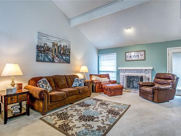 5th image of 1020 Verbena Dr