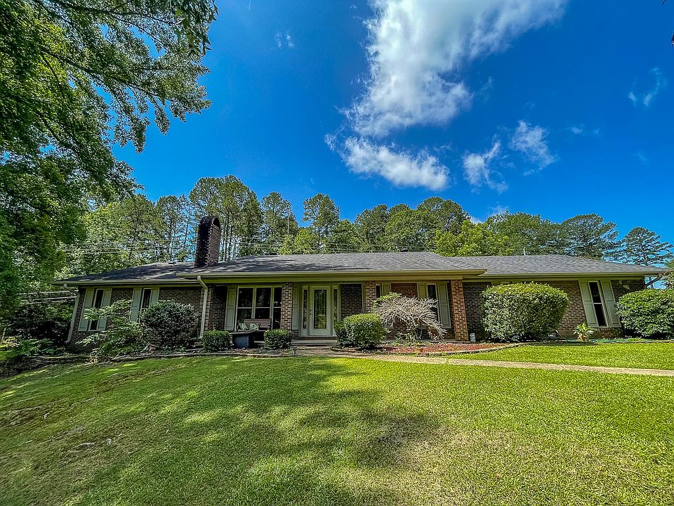 1st image of 145 Lakeshore Dr