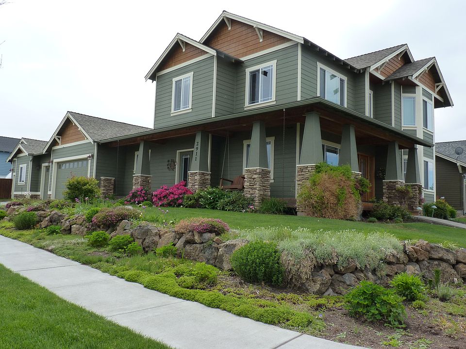 Front corner view