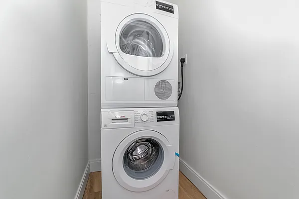 Rented by MNS | media 9