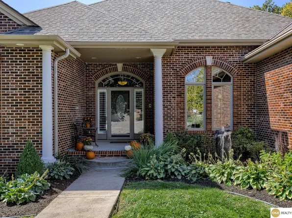 1718 S 181st St, Omaha, NE 68130