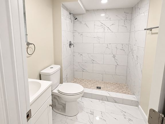 5th image of 5115 Hanna Pl SE