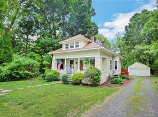 195 Park Ln, Trumbull, CT 06611