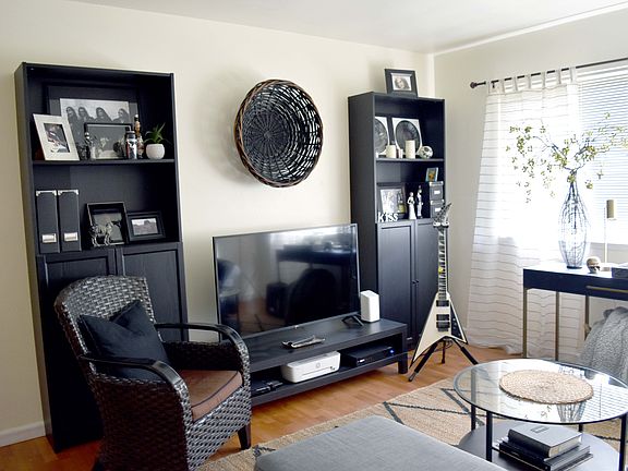 3rd image of 1262 W McKinley Ave #7