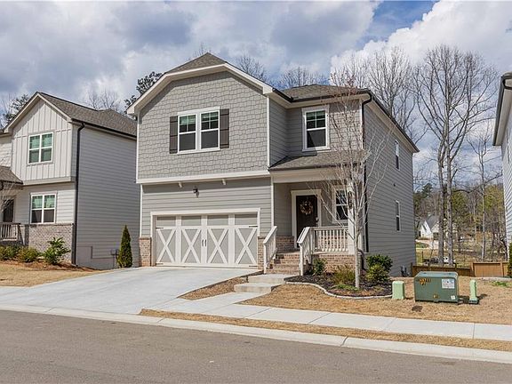 3rd image of 738 Groover St