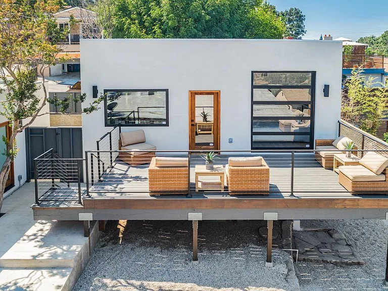 6810 Cahuenga Park Trl — Photo 19