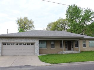 1611 N 4th St, Pekin, IL 61554