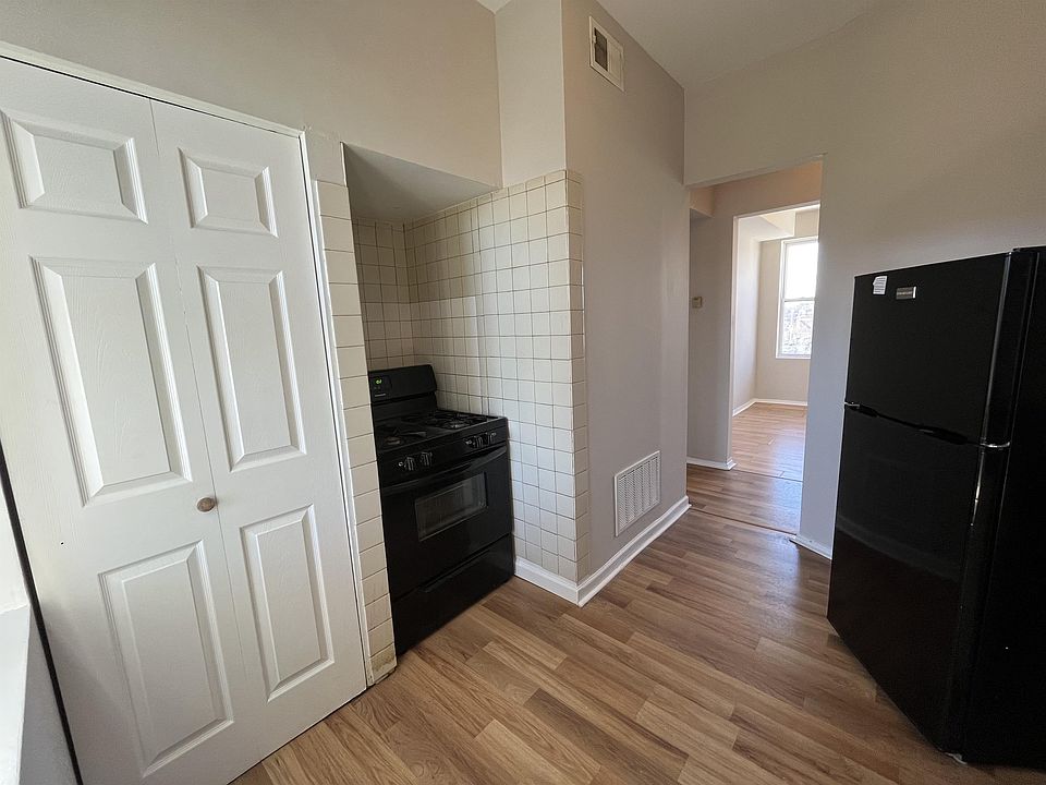 1st image of 1601 S Lawndale Ave #15777397