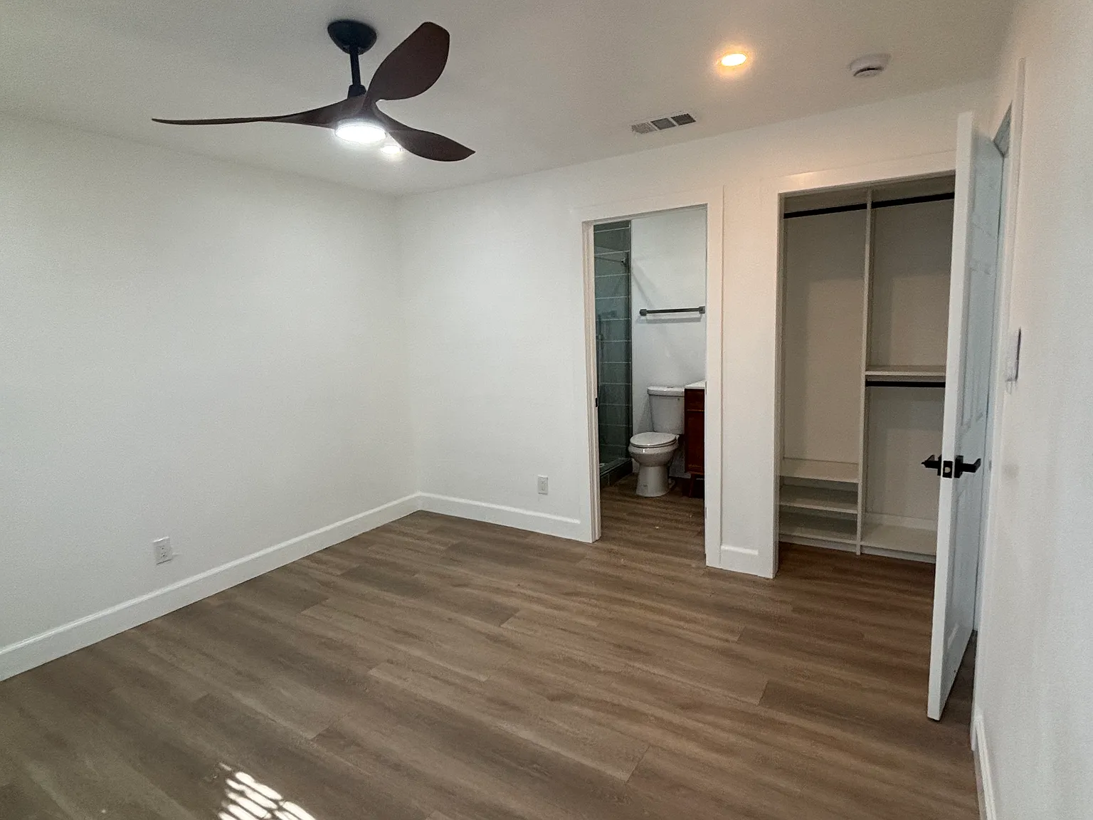 3 bed, 1040 sqft, $4,000 — Photo 4