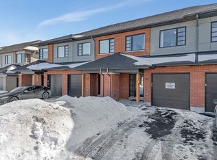 677 Honeydew St, Ottawa, ON K1X 0K5