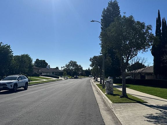 5th image of 10171 Donna Ave
