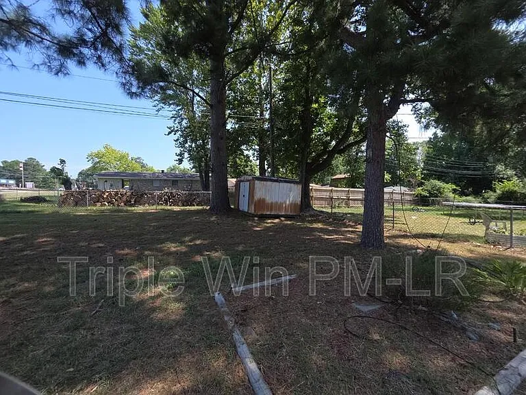1516 Gregory St — Photo 36