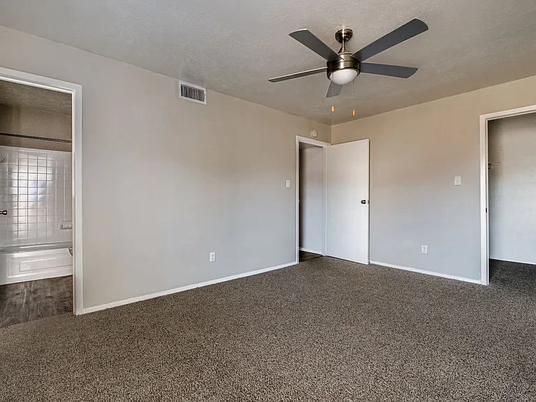 Barrett Apartment Homes — Photo 58