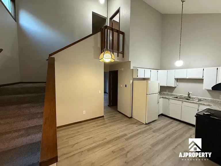 516 N Cliff Ave — Photo 10