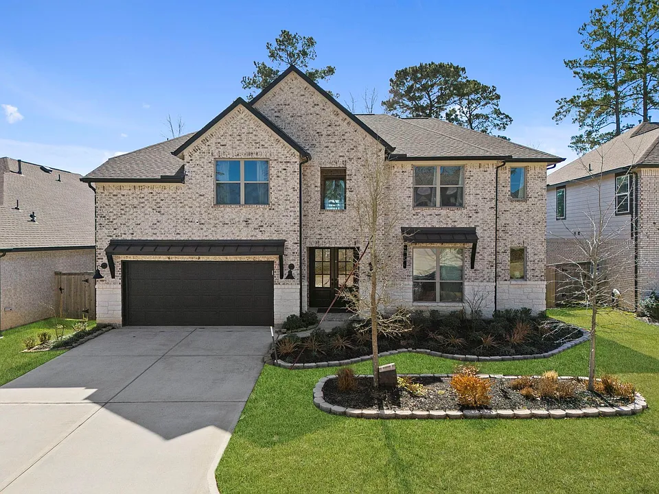 511 Carina Gaze Dr