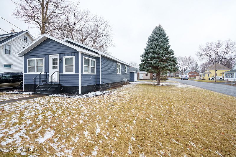 2nd image of 2505 Barton Avenue