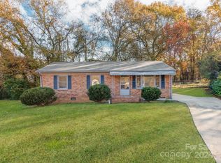 1006 Wooddale Ct, Dallas, NC 28034