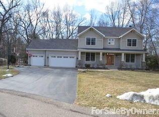 7747 Hunters Way Ct SE, Ada, MI 49301