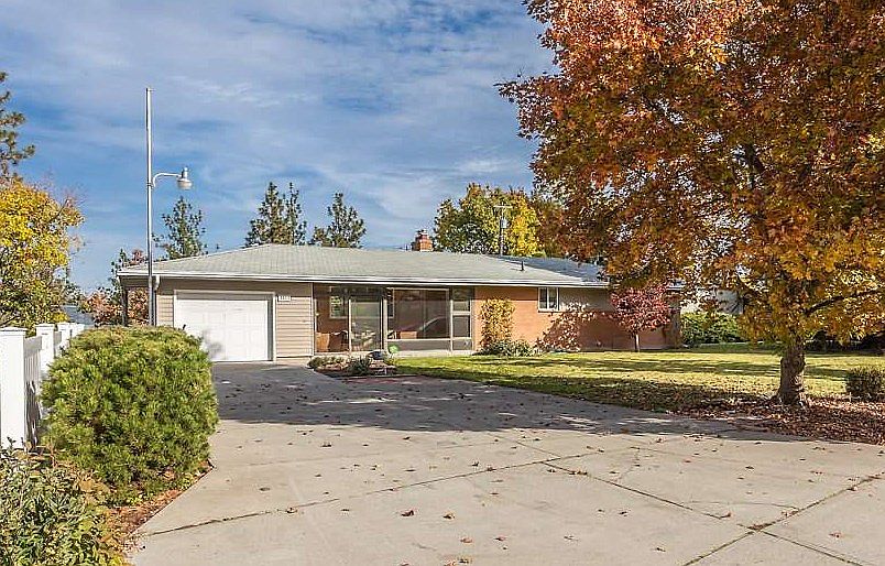1st image of 5811 E Woodlawn Dr