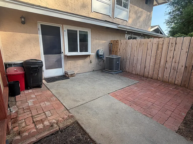 2518 Wanek Rd #C — Photo 18