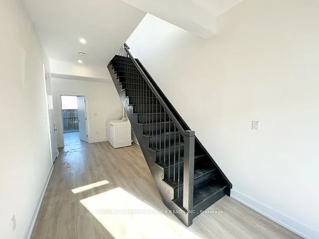 2 bed, $2,500 — Photo 2