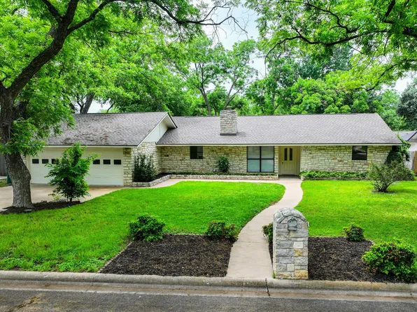 303 Stewart St, Meadowlakes, TX 78654