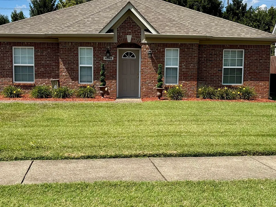 4928 Celeste Dr
