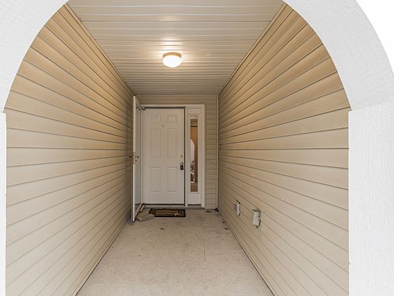 3rd image of 1518 Golden Oak Dr