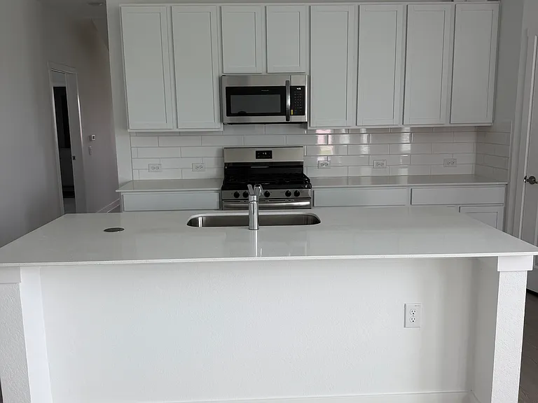 1446 Leticia Gln — Photo 8
