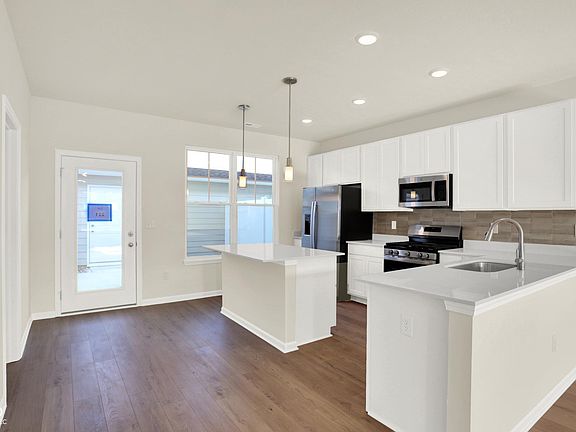 4th image of 2650 Marjorie Ln