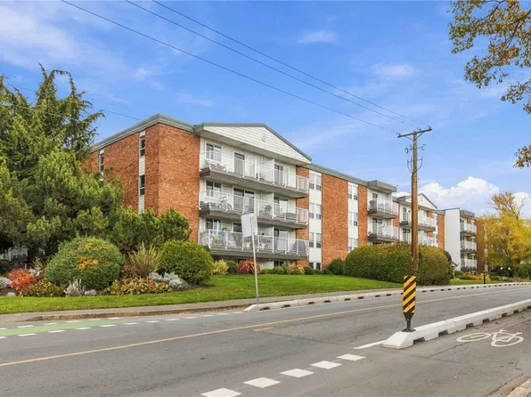 900 Tolmie Ave #316, Saanich, BC V8X 3W6