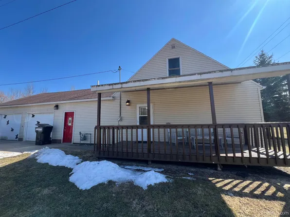 W5697 Elmwood Rd 4, Menominee, MI 49858