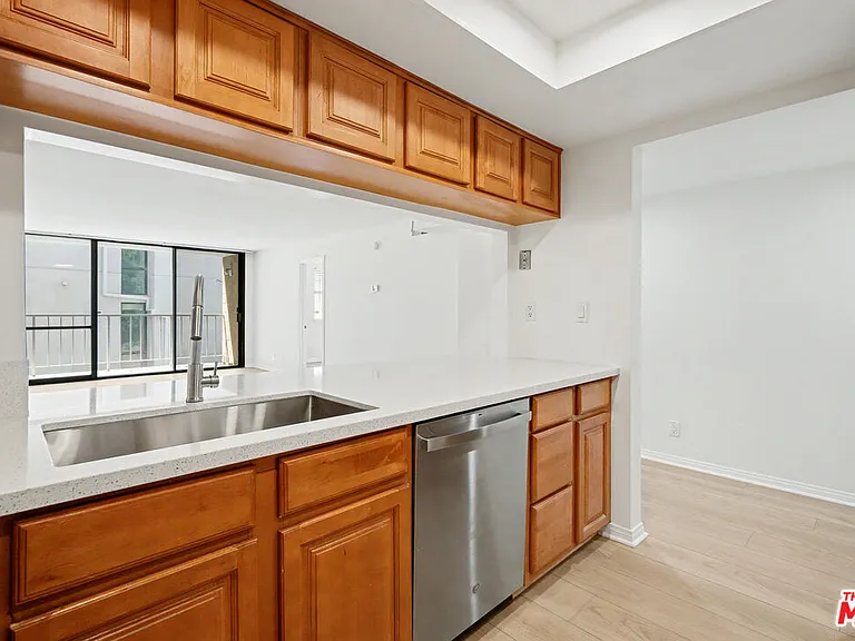 10966 Rochester Ave #1D — Photo 14